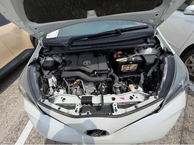 ������ � �������� ������ ��� ������� TOYOTA VITZ 2015 ����