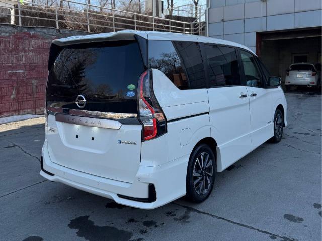 ��������� �� �������� � ������ Nissan Serena E-Power 2019 ���� (����������)