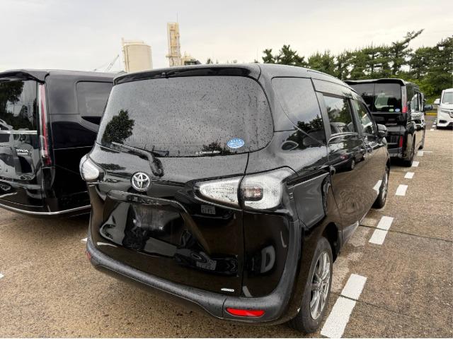 ������ � �������� ������ Toyota Sienta G 4WD 2017 ����