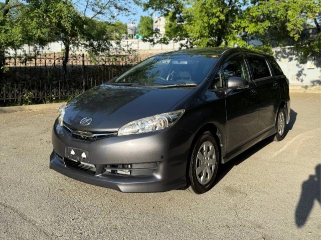 ������ �� �������� � ������ Toyota Wish 2015 ����