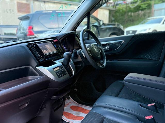 �������� �� ����� � �������� ������ HONDA N-WGN CUSTOM TURBO 2015 ����
