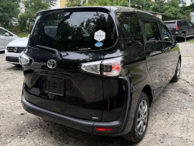 ������ � �������� ������ Toyota Sienta G 4WD 2017 ����