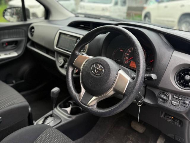������ � �������� ������ ��� ������� TOYOTA VITZ 2015 ����
