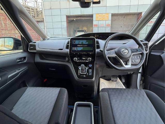 ��������� �� �������� � ������ Nissan Serena E-Power 2019 ���� (����������)