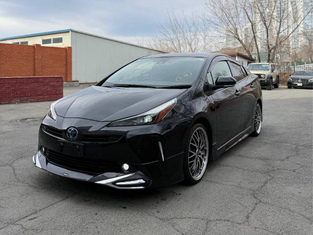 �������� �� ����� �� ������ Toyota Prius S Touring Black Edition 2022 ����