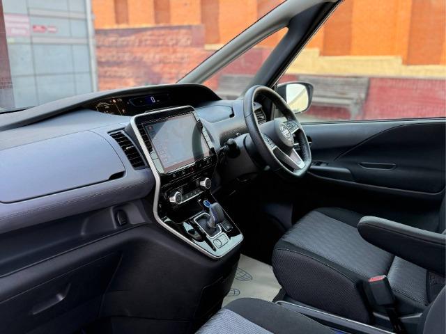 ��������� �� �������� � ������ Nissan Serena E-Power 2019 ���� (����������)