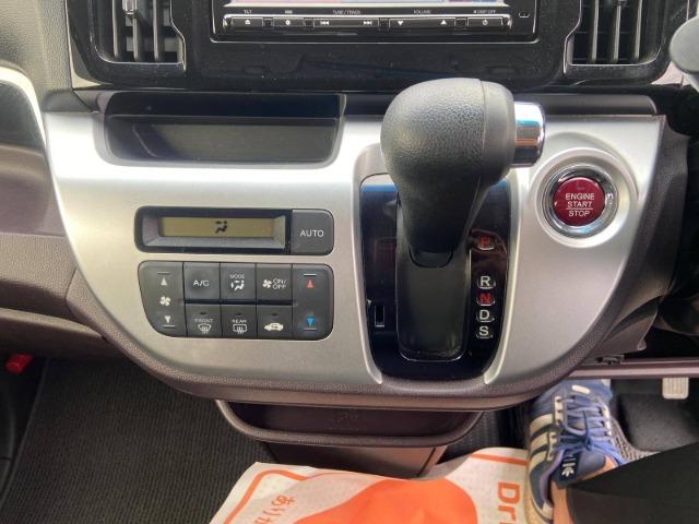 ������ �� �������� � ������ HONDA N-WGN CUSTOM TURBO 2015 ����