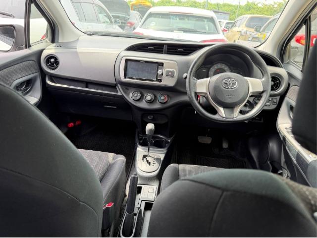 ������ � �������� ������ ��� ������� TOYOTA VITZ 2015 ����