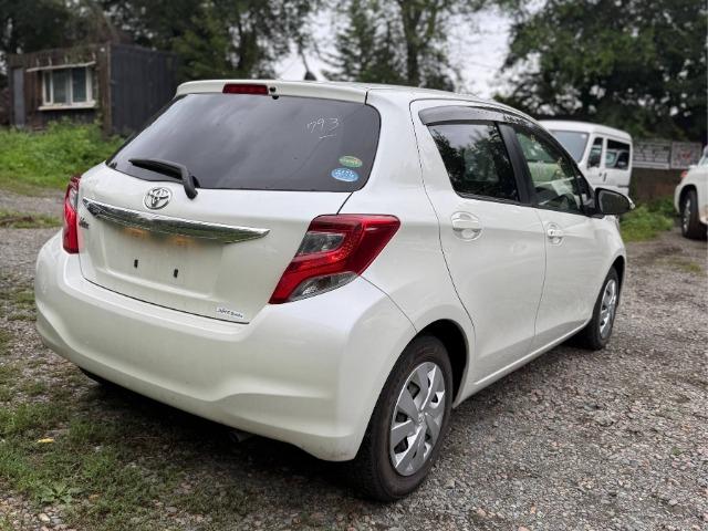 ������ � �������� ������ ��� ������� TOYOTA VITZ 2015 ����