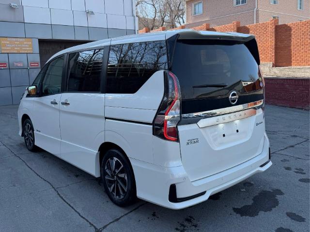 ��������� �� �������� � ������ Nissan Serena E-Power 2019 ���� (����������)