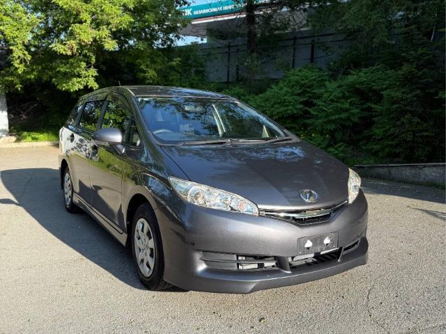 ������ �� �������� � ������ Toyota Wish 2015 ����