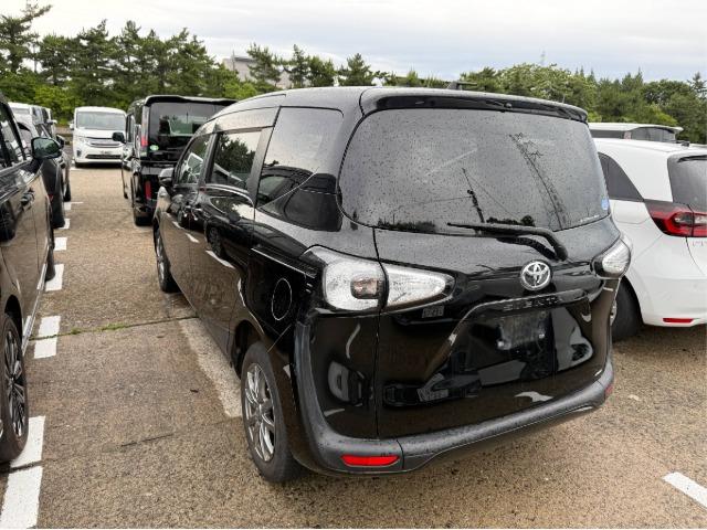 ������ � �������� ������ Toyota Sienta G 4WD 2017 ����