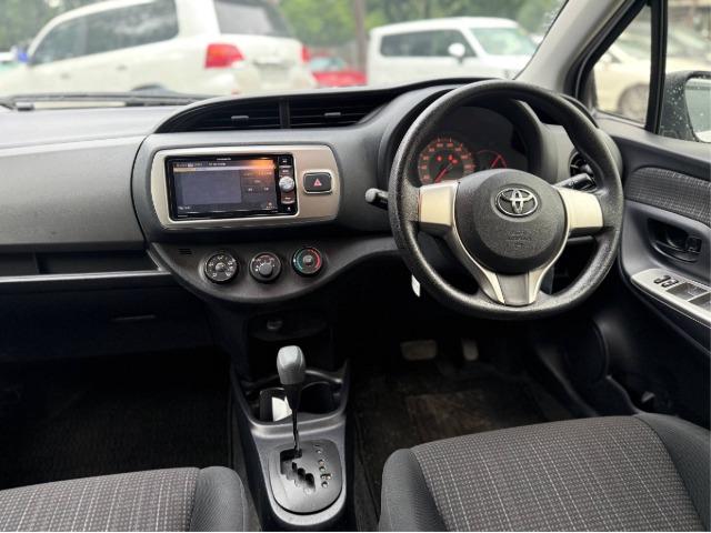 ������ � �������� ������ ��� ������� TOYOTA VITZ 2015 ����