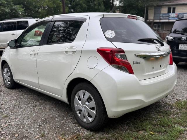 ������ � �������� ������ ��� ������� TOYOTA VITZ 2015 ����