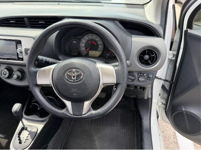 ������ � �������� ������ ��� ������� TOYOTA VITZ 2015 ����