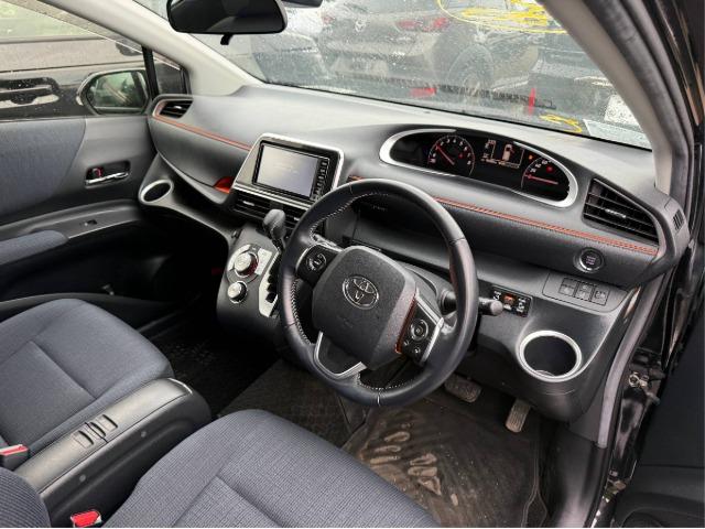 ������ � �������� ������ Toyota Sienta G 4WD 2017 ����