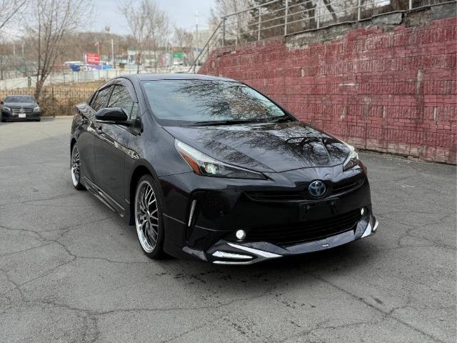 �������� �� ����� �� ������ Toyota Prius S Touring Black Edition 2022 ����